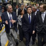 Il Premier Matteo Renzi tra Fabio Romeo, Prysmian Group Chief Strategy Officer (a sinistra) e Massimo Tononi, Presidente del CDA di Prysmian (a destra)