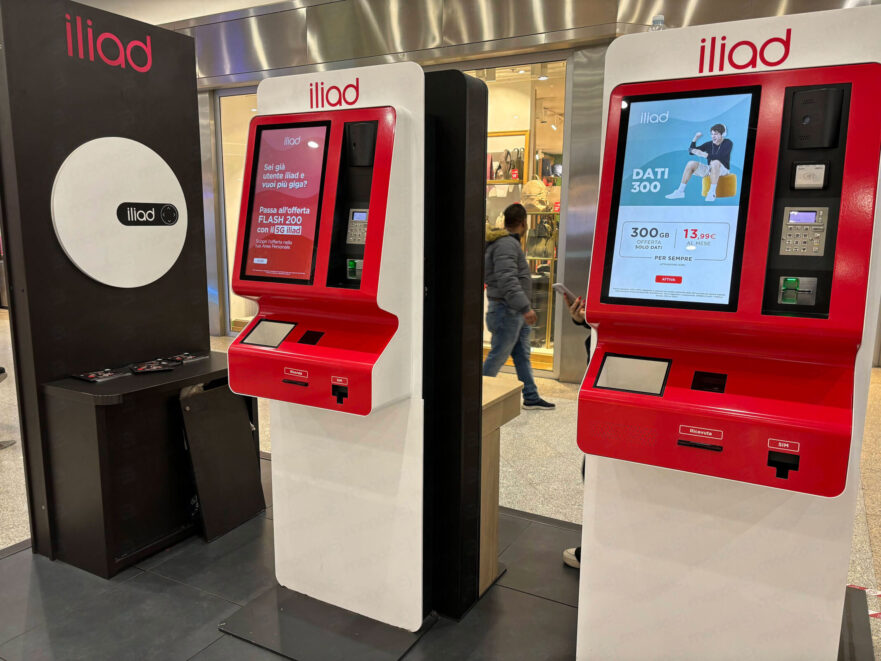 iliad: simbox in centro commerciale (foto Mondo3)